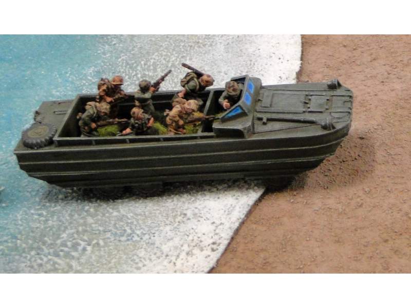 DUKW  amphibious landing craft  1:56 (28mm)