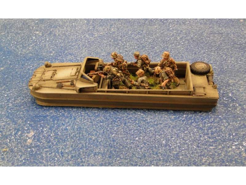 DUKW  amphibious landing craft  1:56 (28mm)