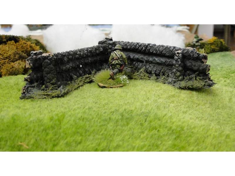 Coconut-logs defense barricade, set of two 1:56 (28mm)