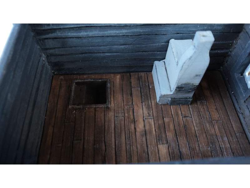 Russian log house 1:56 (28mm)