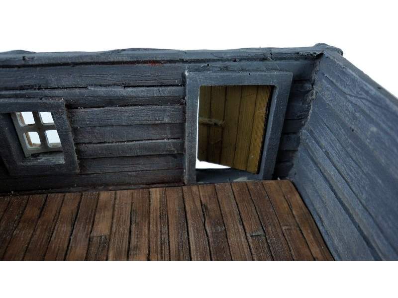 Russian log house 1:56 (28mm)